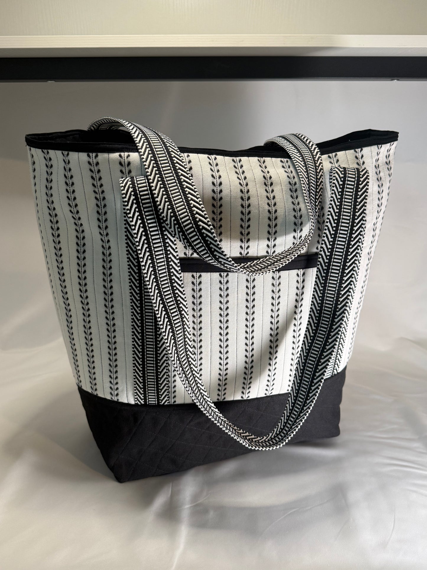 Classic Everyday Tote Bag- Black & White