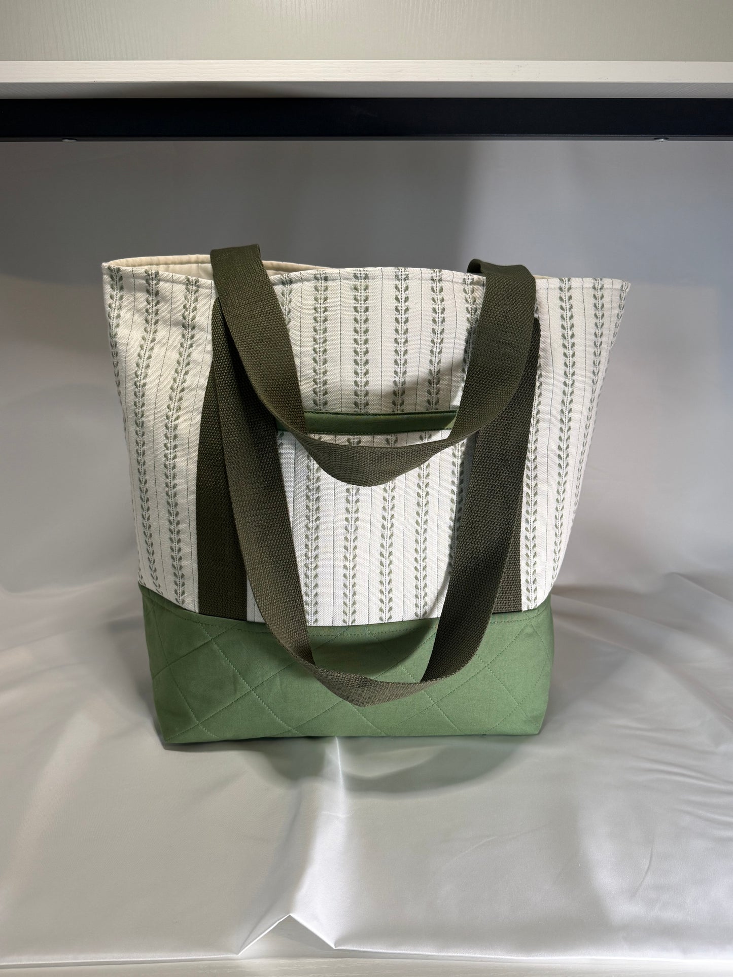 Classic Everyday Tote Bag- Sage & Cream