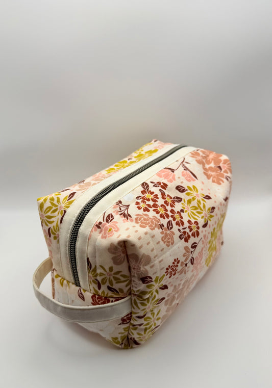 Medium Travel Pouch- Dainty Florals